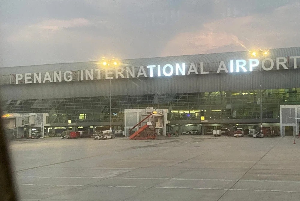 Tular sekeping gambar memaparkan papan tanda di LTAPP tidak berfungsi dengan normal. 