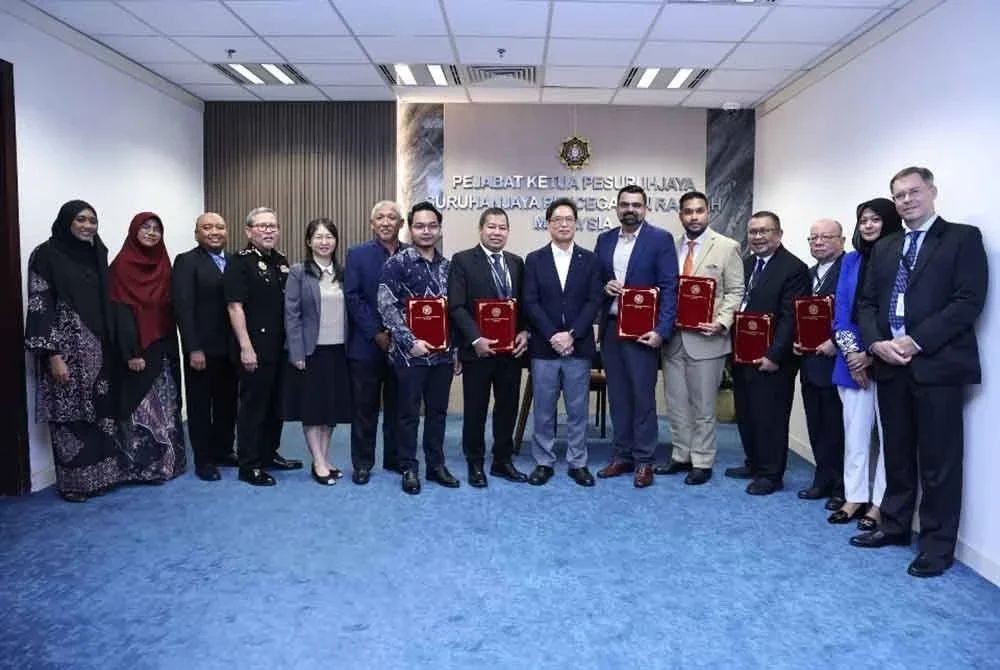 Kaukus yang melibatkan penyertaan CSO itu merupakan usaha memperkasa suara rakyat dalam agenda membanteras rasuah di negara ini.