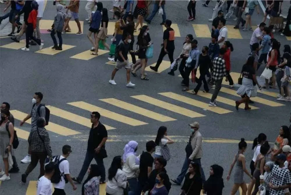 Bilangan penduduk bekerja meningkat kepada 16.86 juta, sektor perkhidmatan dan pembuatan catat pertumbuhan positif - Gambar hiasan