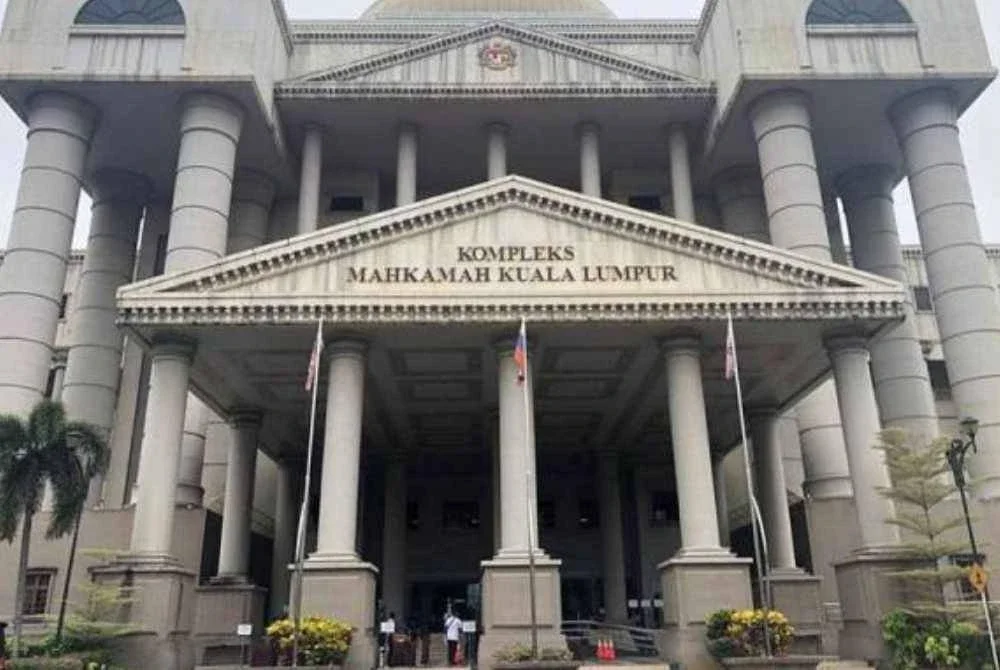 Seorang koperal polis didakwa bantu suspek kes bunuh melepaskan diri di Gombak manakala tiga lagi turut didakwa bersubahat serta melindungi suspek. Gambar hiasan
