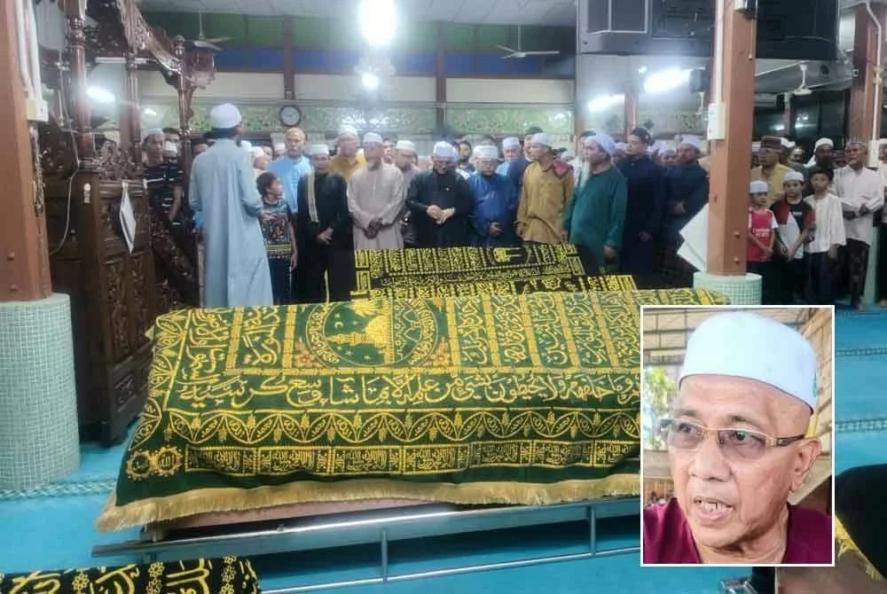 Orang ramai hadir solat jenazah enam beranak di Masjid At-Taqwa, di Jerlun pada malam Isnin. Gambar kecil: Mhd Shukri Hassan