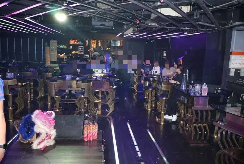 Operasi dijalankan hasil risikan oleh sepasukan pegawai Bahagian Penguatkuasaan, Ibu Pejabat Imigresen Putrajaya melibatkan tiga serbuan berasingan.