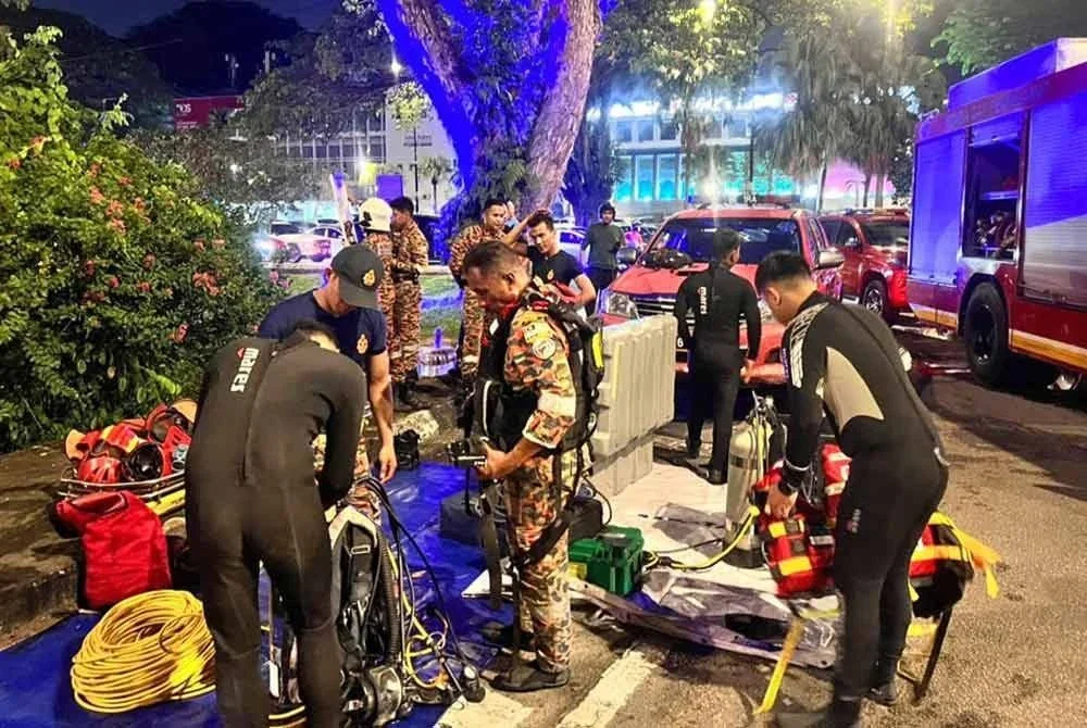 Operasi menyelamat turut melibatkan Pasukan Penyelam Di Air. Foto BBP Larkin