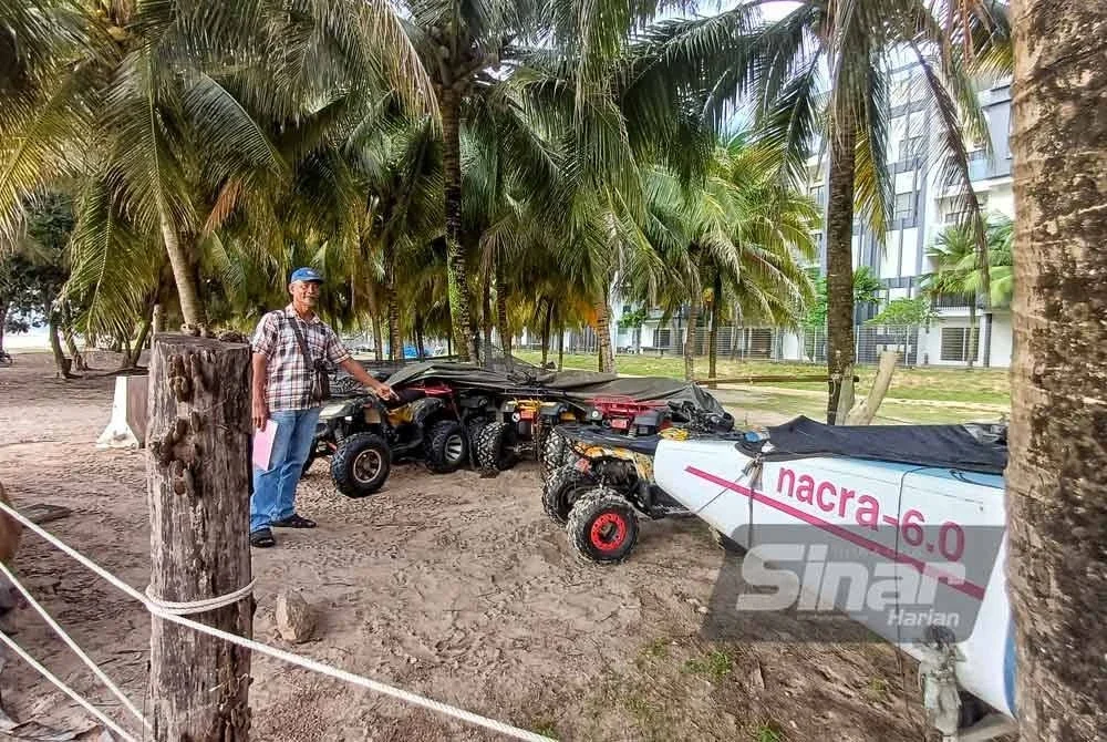 Hajizin menunjukkan lokasi penyimpanan ATV miliknya dan satu daripada enam kenderaan lasak itu dicuri pada Jumaat.