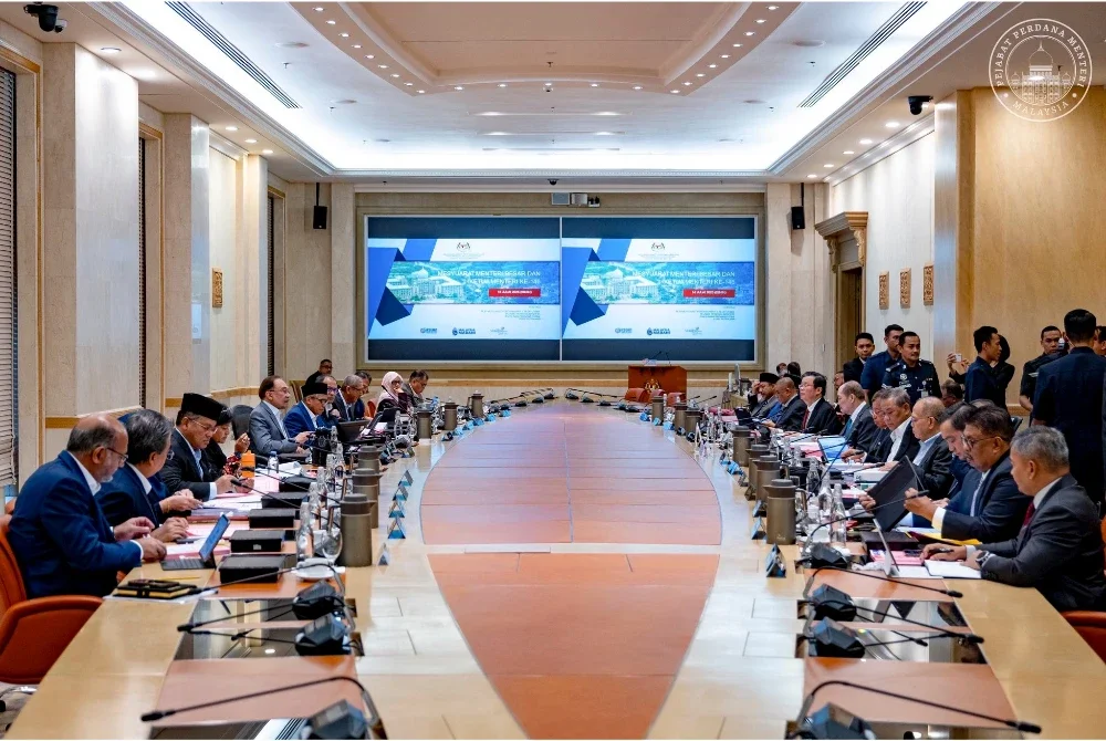 Anwar Mempengerusikan mesyuarat Menteri Besar dan Ketua Menteri yang ke-146 di Putrajaya. Foto: FB Anwar Ibrahim