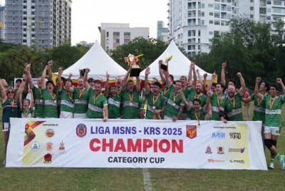 KL Tigers meraikan kejayaan menjuarai Liga Ragbi MSNS–KRS selepas menjinakkan Cobra dalam perlawanan akhir di Padang Astaka, Petaling Jaya. Foto Sinar Harian ROSLI TALIB
