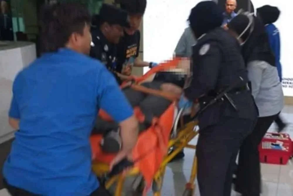 Mangsa dikejarkan ke hospital untuk rawatan lanjut.