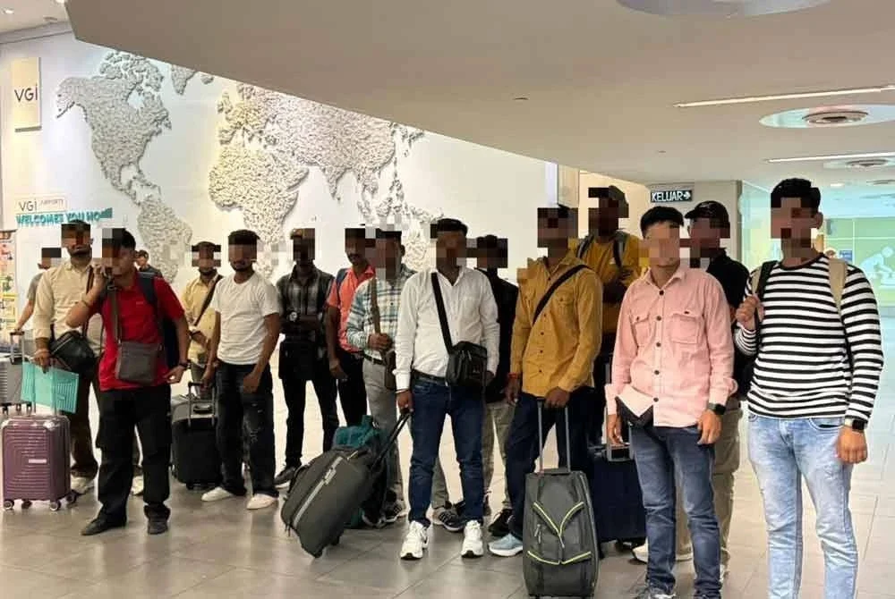 Cubaan licik 141 pelawat asing menyalahgunakan kemudahan transit bagi memasuki negara secara haram digagalkan AKPS dalam operasi khas di Terminal 2, KLIA baru-baru ini.