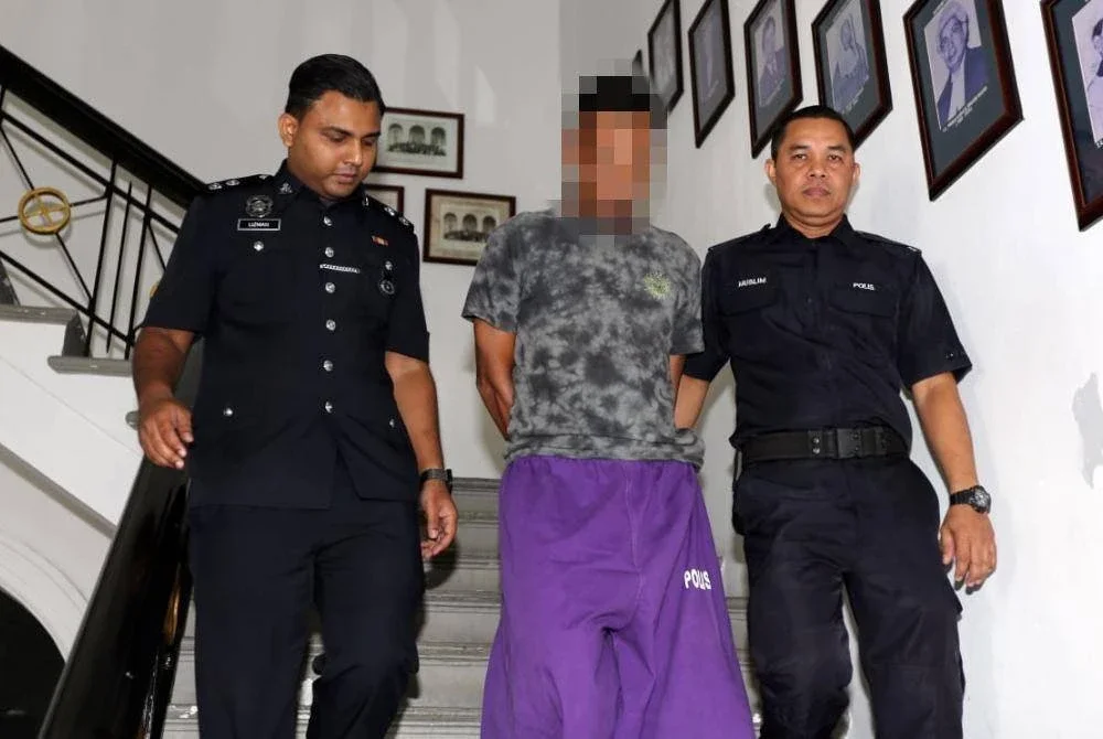 Tertuduh mengaku tidak bersalah melakukan amang seksual fizikal dan merogol anak kandung berusia 12 tahun sehingga hamil, sejak tahun lalu.