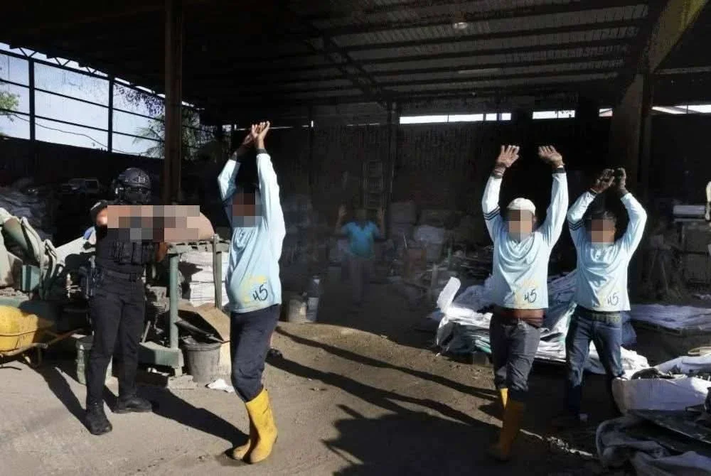 Francis berkata, rakaman video dan foto yang tular di media sosial jelas menunjukkan anggota penguat kuasa lengkap bersenjata mengarahkan senjata ke arah pekerja premis yang secara jelas tidak bersenjata dan tidak menunjukkan sebarang ancaman.