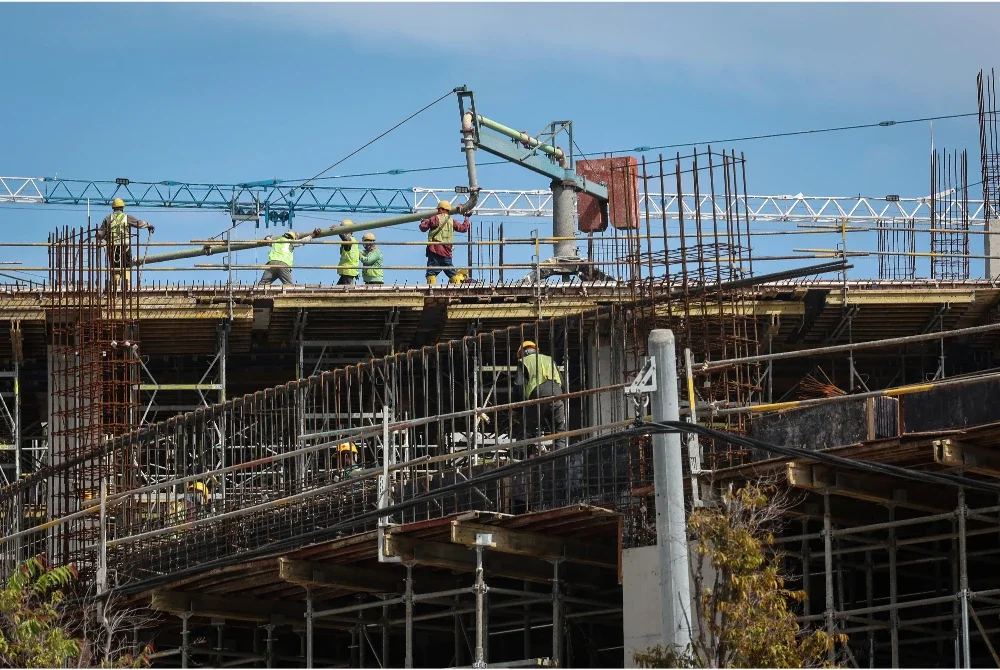 Mesyuarat NLAC bentang cadangan semakan kadar sewa penginapan pekerja dan reformasi undang-undang buruh. Foto hiasan