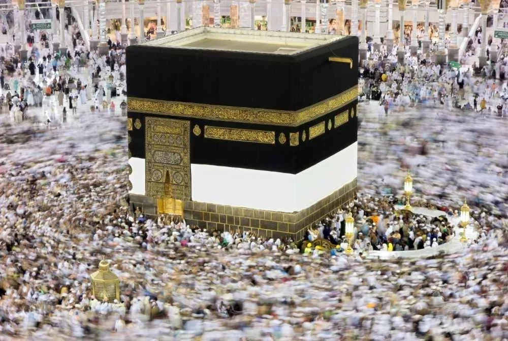 AMBILLAH peluang ketika berada di Tanah Suci untuk memperbanyakkan doa. Foto Canva 