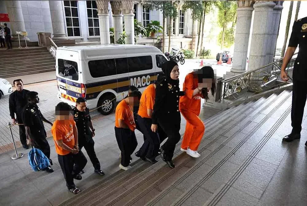 Kesemua suspek ditahan dalam satu operasi khas dinamakan Op Ways yang dijalankan Bahagian Siasatan SPRM di sekitar Lembah Klang pada Khamis.