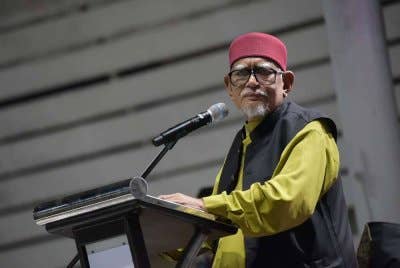 Abdul Hadi ketika berucap pada Himpunan Mandat Negarawan di Stadium Suka Menanti pada Khamis.