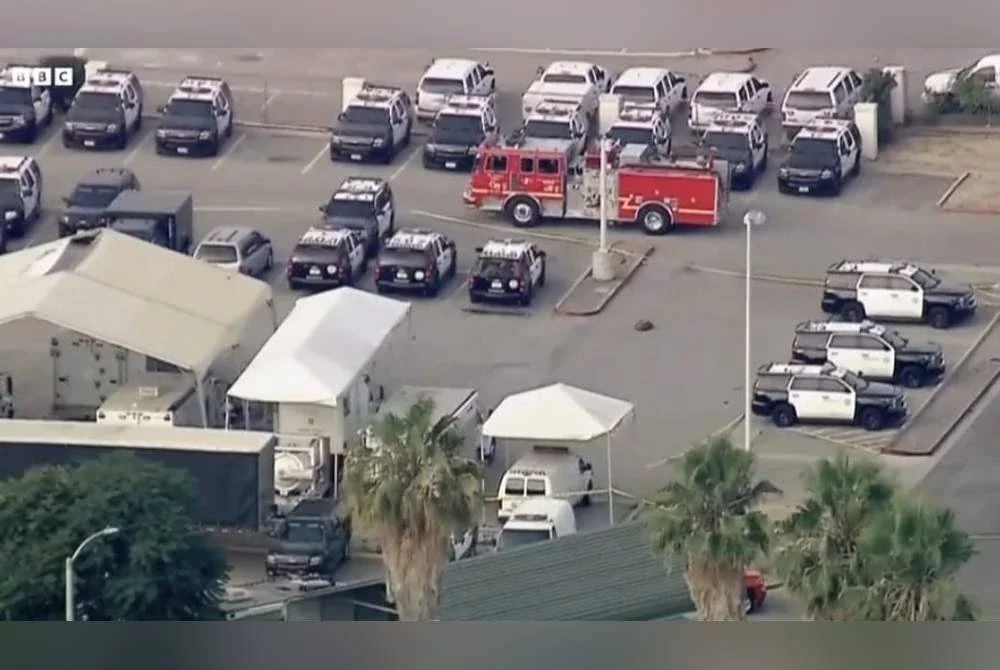 Tiga pegawai Jabatan Sheriff Los Angeles (LASD) maut dalam satu letupan yang berlaku di pusat latihan penguatkuasaan undang-undang di East Los Angeles, awal pagi Jumaat.