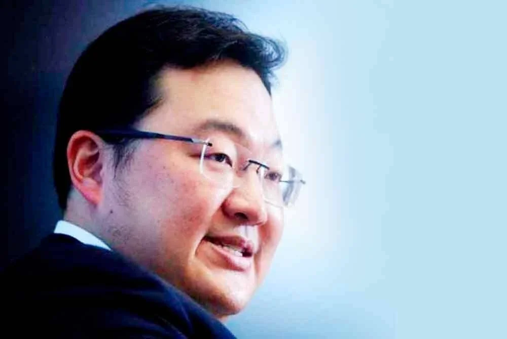 Jho Low kini dilaporkan menetap di kawasan eksklusif Green Hills selain memandu kereta mewah.
