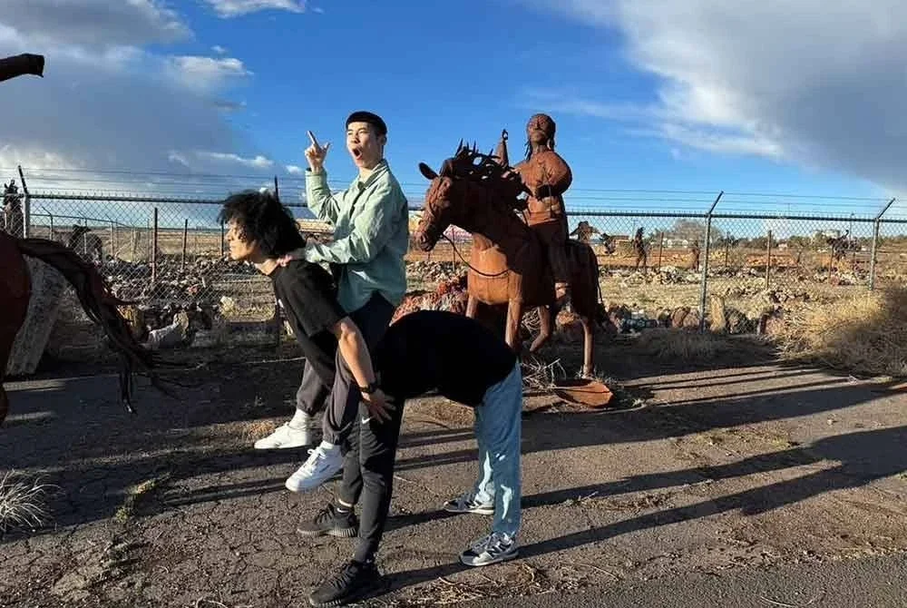 Antara aksi yang boleh dilakukan oleh kumpulan Wannabes.