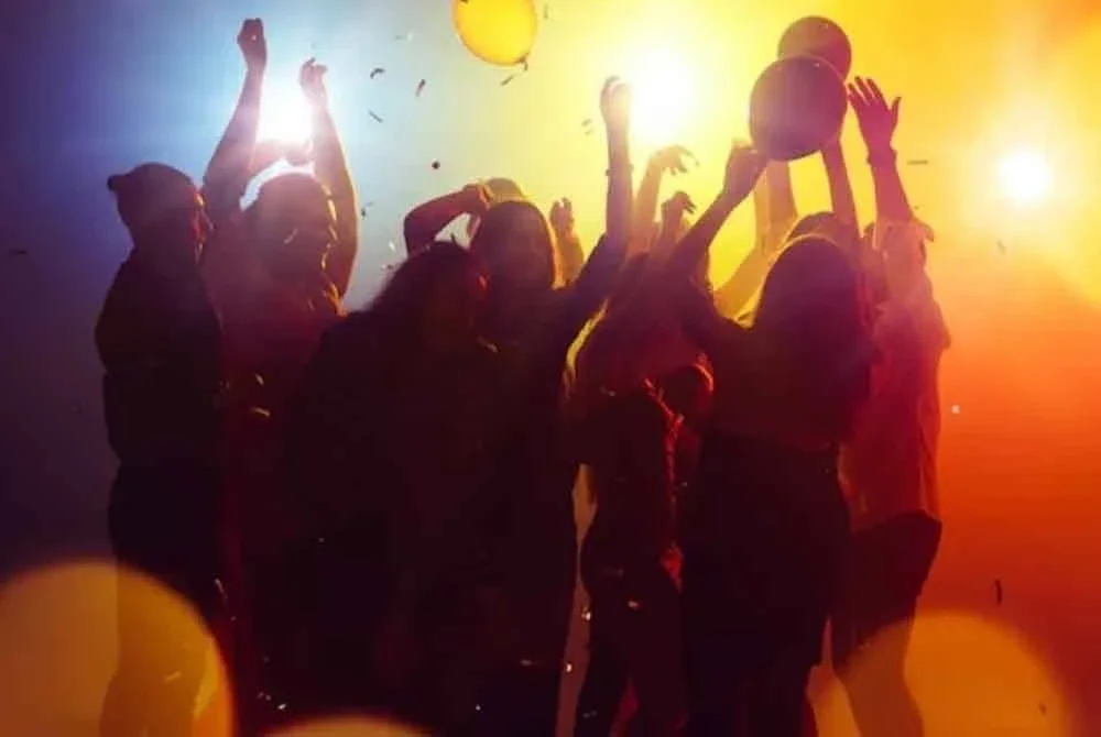 Kesemua ditahan berumur antara 18 hingga 27 tahun. - Gambar hiasan