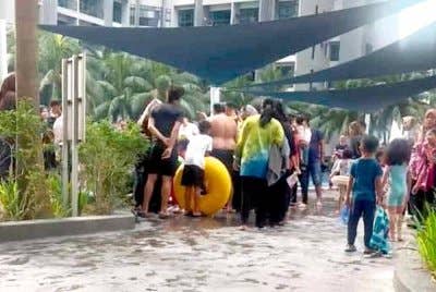 Percutian sebuah keluarga bertukar tragedi apabila seorang kanak-kanak lelaki berusia tujuh tahun ditemukan lemas di kolam renang sebuah rumah inap.