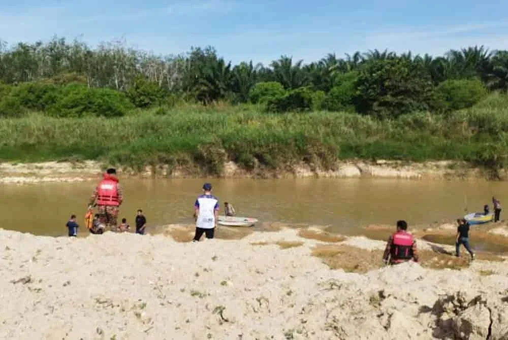 Seorang remaja lelaki ditemukan lemas, pada petang Ahad. Foto BBP Segamat