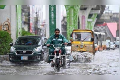 Pihak berkuasa mengeluarkan amaran banjir dan sedang bekerjasama dengan kerajaan wilayah untuk melaksanakan operasi bantuan serta memantau kawasan berisiko. Foto AFP
