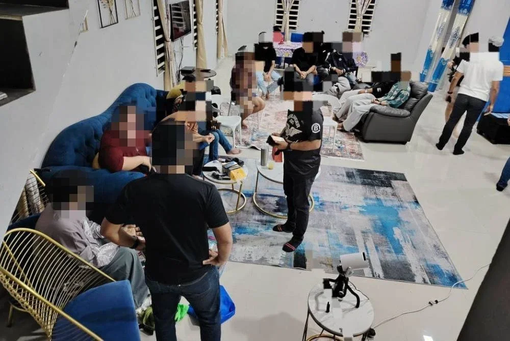 Hasil risikan dan temubual awam yang dijalankan oleh Pasukan 'Task Force' Polis Kelantan mendapati jemputan ke program itu dibuat melalui aplikasi WhatsApp dalam kumpulan tertentu. Foto PDRM