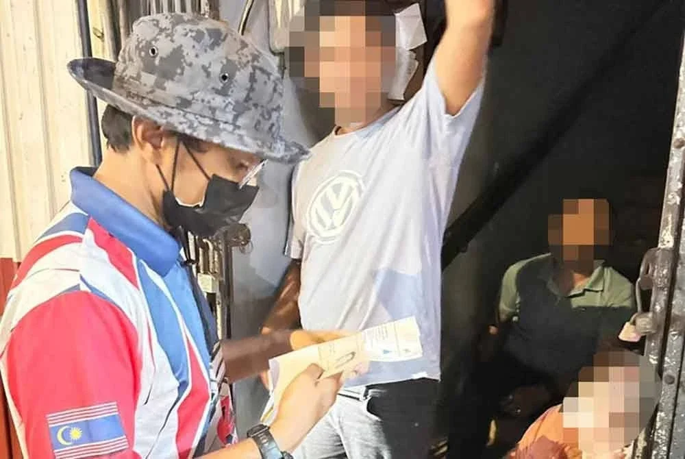 JIM Kuala Lumpur melaksanakan Op Kutip di sekitar Chow Kit pada Jumaat.