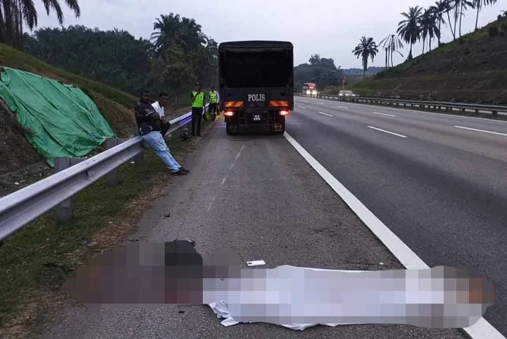 Mayat mangsa dihantar ke Hospital Rembau untuk urusan bedah siasat
