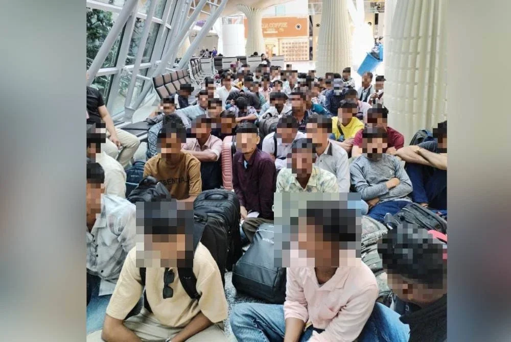 AKPS berjaya menyekat kemasukan 99 warga asing di KLIA Terminal 1, pada Jumaat. Foto AKPS