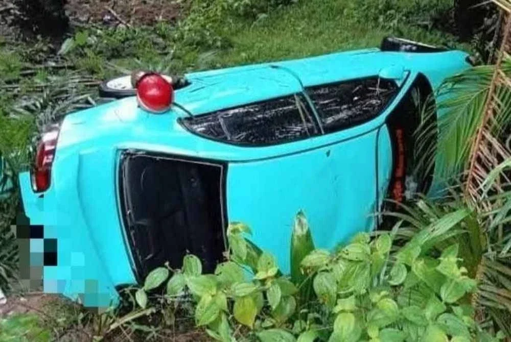 Seorang wanita dan bayi perempuannya maut manakala empat ahli keluarga cedera dalam kemalangan di Jalan Kilang Kelapa Sawit, Dungun. Foto tular media sosial