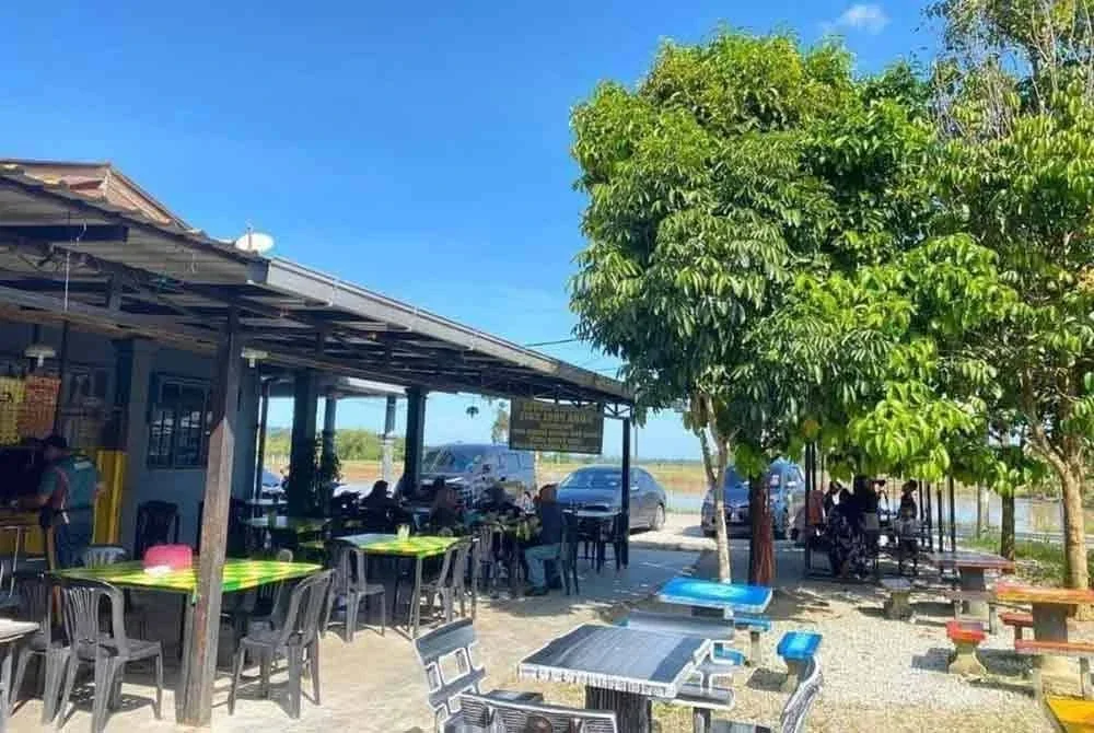 Kedai makan ini dibuka ketika tempoh Perintah Kawalan Pergerakan (PKP) pada tahun 2020.