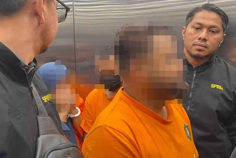 Tiga pegawai PBT direman berhubung dakwaan menerima rasuah sebagai balasan memudahkan kelulusan permohonan pelan bangunan.