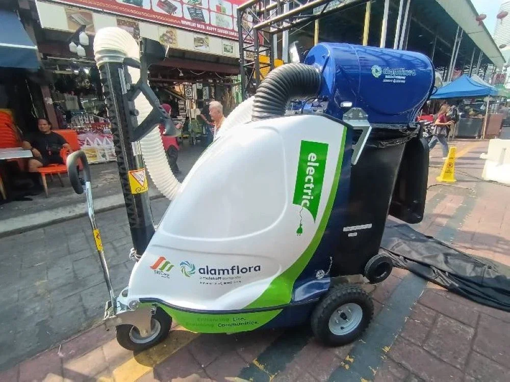 SWCorp, Alam Flora perkenal mesin pembersih jalan moden yang lebih mesra alam.