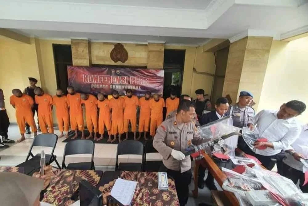 Polismenumpaskan rangkaian pencuri aktif yang dipercayai terlibat dalam lebih 10 kes pecah masuk melibatkan hospital swasta, kedai serbaneka dan kilang di daerah Gunungkidul, Yogyakarta sejak tahun lalu.