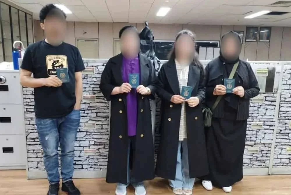 4 individu warga Afghanistan dilarang masuk Malaysia kerana disyaki menggunakan visa palsu.