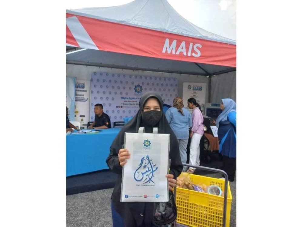 Nurul Qazrina mengakui banyak mendapat maklumat bermanfaat ketika mengunjungi reruai MAIS.