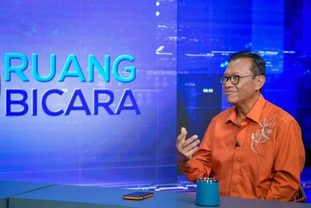 Ahmad Shabery bercakap pada program Ruang Bicara terbitan BernamaTV di Wisma Bernama malam Selasa. Foto Bernama