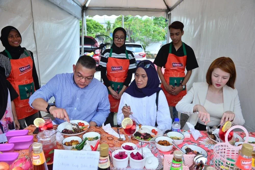 Juri sewaktu sesi penilaian.