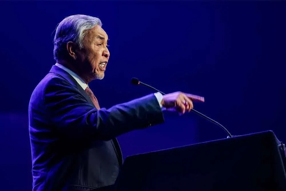 Timbalan Perdana Menteri yang juga Menteri Kemajuan Desa dan Wilayah Datuk Seri Dr Ahmad Zahid Hamidi menyampaikan ucapan pada Majlis Pelancaran Program TVET Management and Science University (TVET-MSU) padaq Rabu. Foto Bernama.