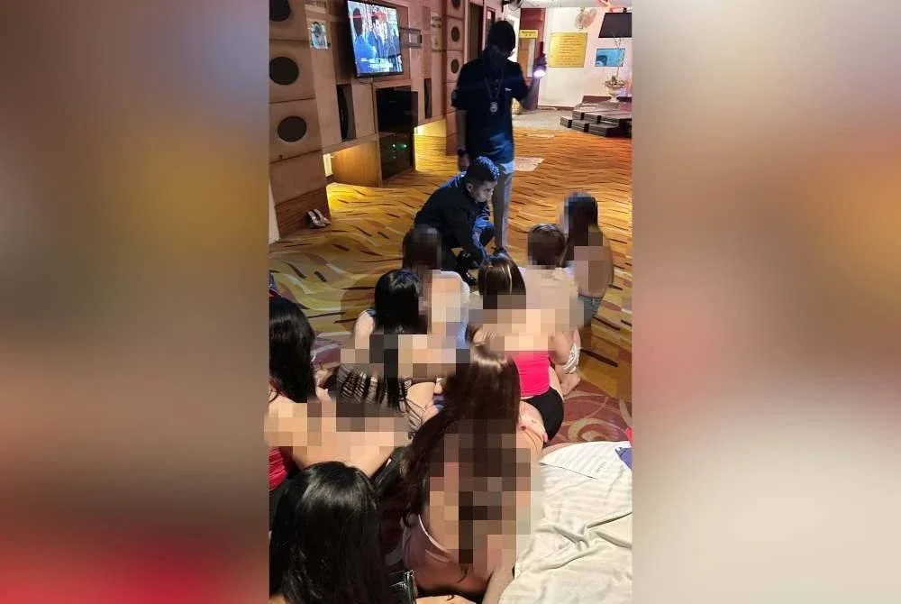 Antara wanita asing yang diperiksa dalam serbuan di sebuah spa di ibu negara pada Rabu.