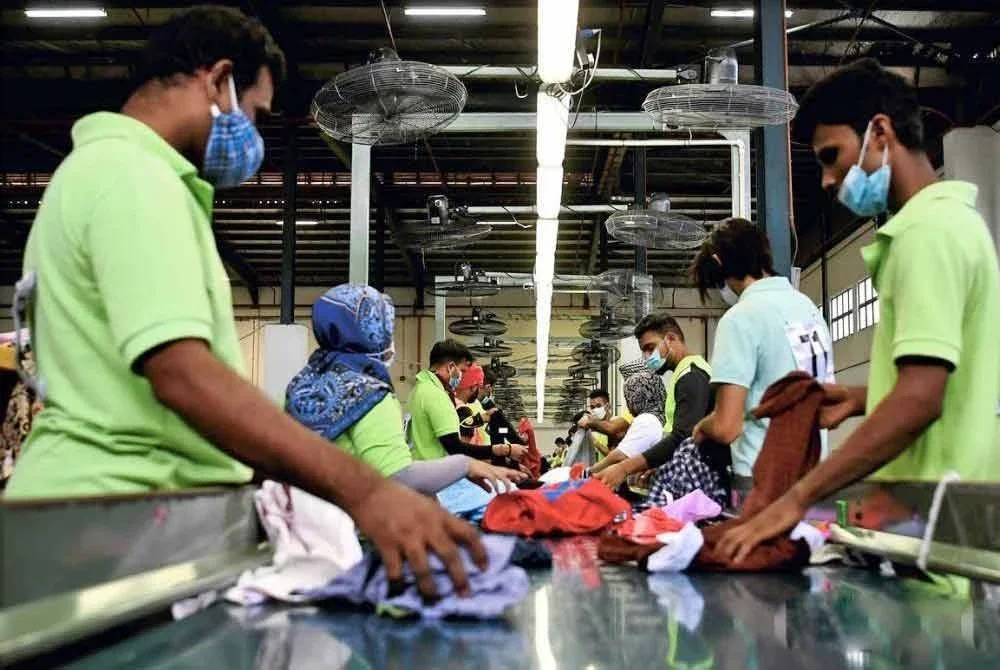 Kerajaan Malaysia bertekad kurangkan pekerja asing kepada 10% menjelang 2030.