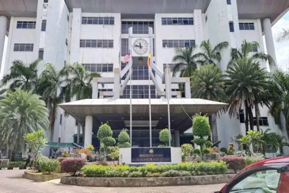 Mahkamah Tinggi Shah Alam.