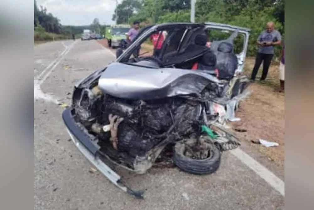 Keadaan kereta mangsa yang terlibat kemalangan.