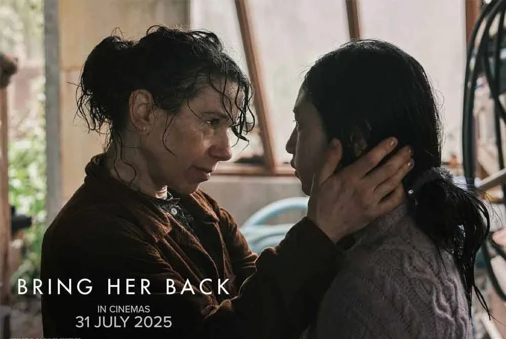 Kadang-kadang, pelukan paling erat… datang dari trauma yang paling dalam.