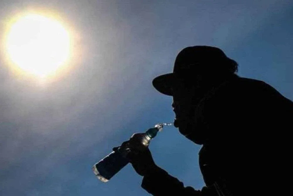 MetMalaysia memaklumkan bahawa sebanyak 10 kawasan di Semenanjung, Sabah dan Sarawak kini berada pada status cuaca panas Tahap 1. Foto hiasan