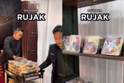 Rojak buah yang diberikan semasa majlis perkahwinan di Jakarta. - Agensi