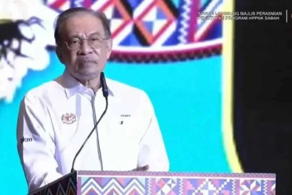 Anwar berucap di Majlis perasmian dan melancarkan Hari Penternak, Peladang dan Nelayan Kebangsaan (HPPNK) di Sabah pada Ahad.