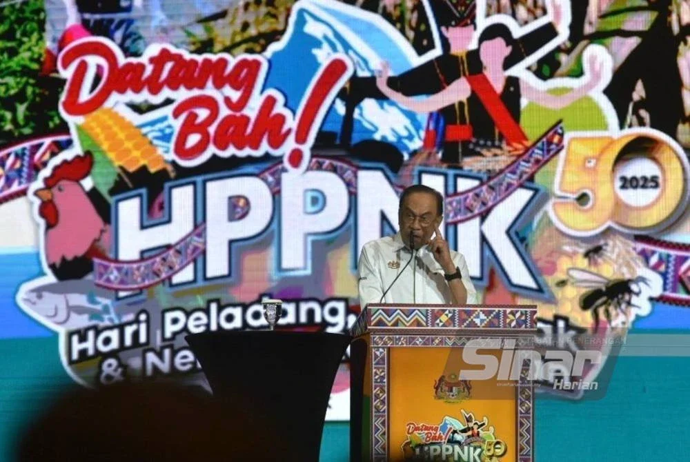 Anwar ketika berucap pada Majlis Sambutan HPPNK di SICC Kota Kinabalu.