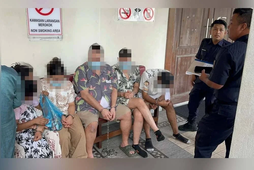 Lima suspek dari Timur Tengah dibawa ke mahkamah bagi mendapatkan perintah reman.