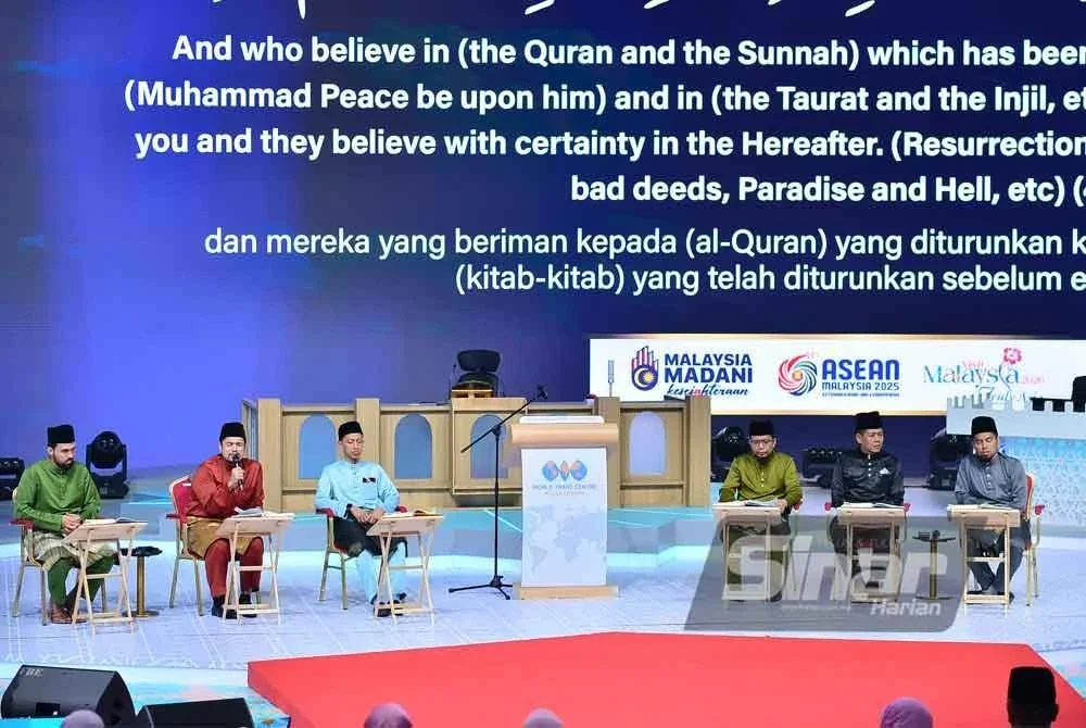 Dari kiri; Sheikh Mo'min, Tirmizi, Shafiq, Fazrul, Amirrahman dan Husaini pada sesi tadabbur MTHQA#QuranHour 2025. FOTO: ASRIL ASWANDI SHUKOR